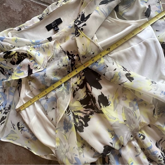 ⭐️BOGO FREE⭐️ J.B.S. Floral Dress in Blue, Yellow, and Black - Picture 4 of 11